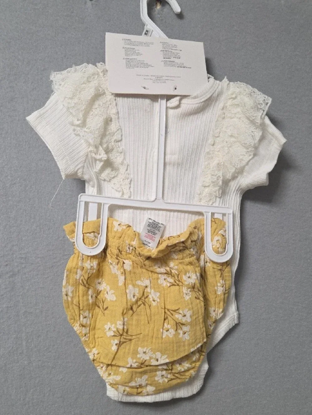 Rachel Zoe Cream Lace-Trim Ribbed Bodysuit with Socks & Headband